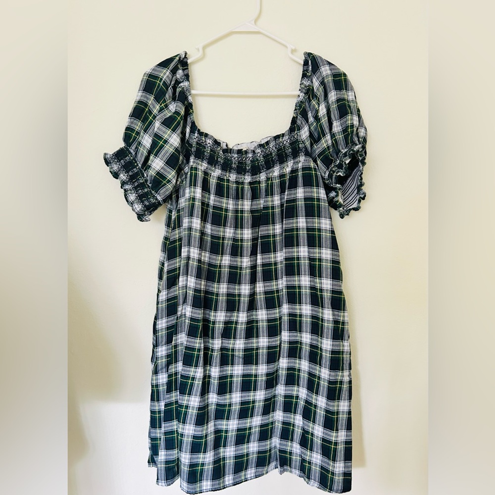 Excellent Condition AE plaid baby doll dress L